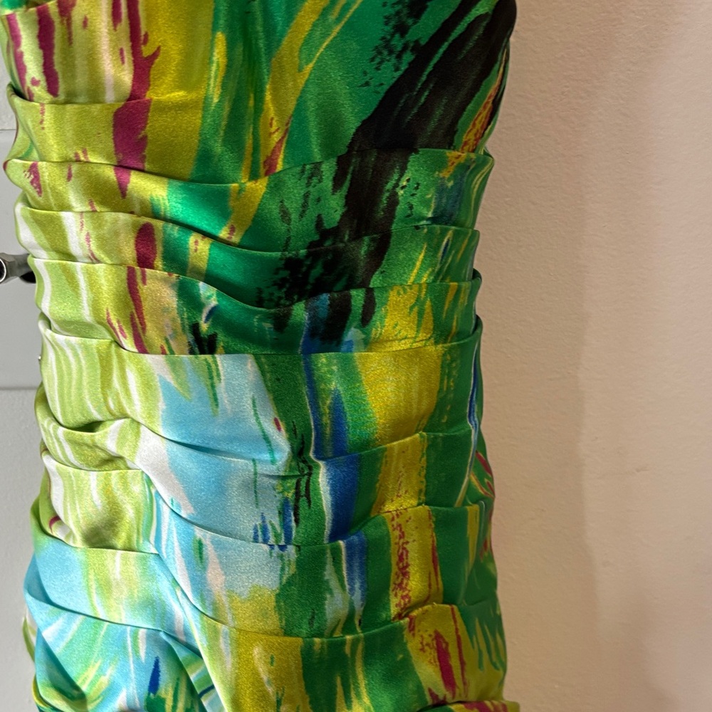 Maggie Sottero flirt size 6 Vibrant Backless formal Dress tropical green design - Picture 4 of 8